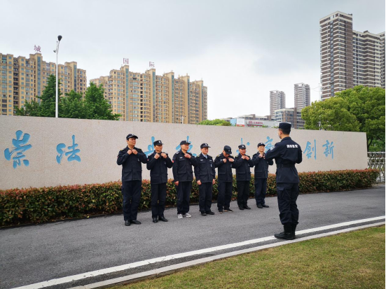 潤(rùn)州保安公司組織市檢察院保安隊(duì)員隊(duì)列訓(xùn)練