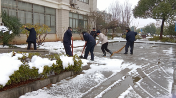 以雪為“令”，以動止“凍”